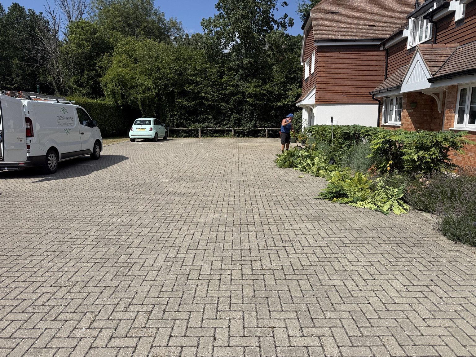 Maintaining planted communal areas at a residential development in Beare Green